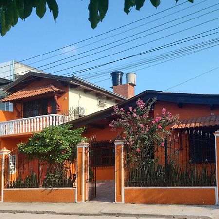 El Jaguar Casa Hotel Leticia Buitenkant foto